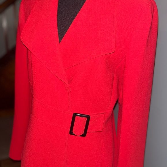 Tahari red belted blazer - 8P - Picture 3 of 5